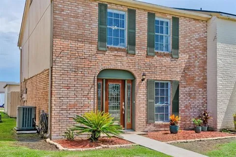 525 Longmeadow Street