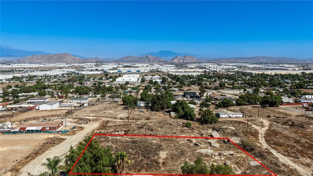 22427 Akers Lane Perris, CA 92570