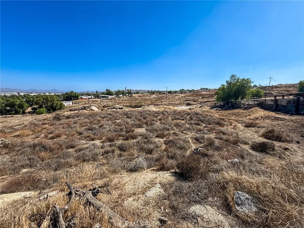 22427 Akers Lane Perris, CA 92570