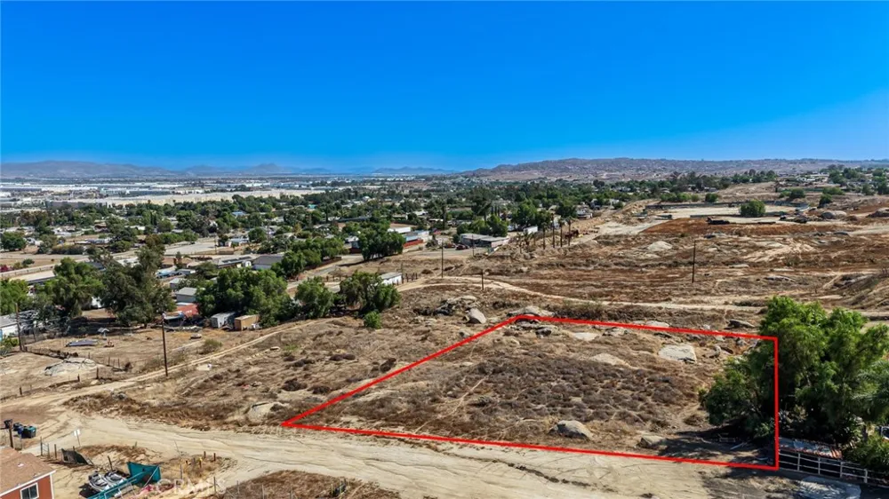 22427 Akers Lane Perris, CA 92570