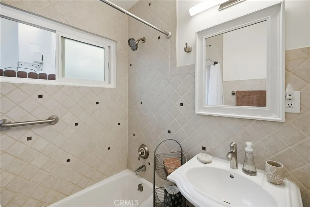 1719 Camino de la Costa #C Redondo Beach, CA 90277