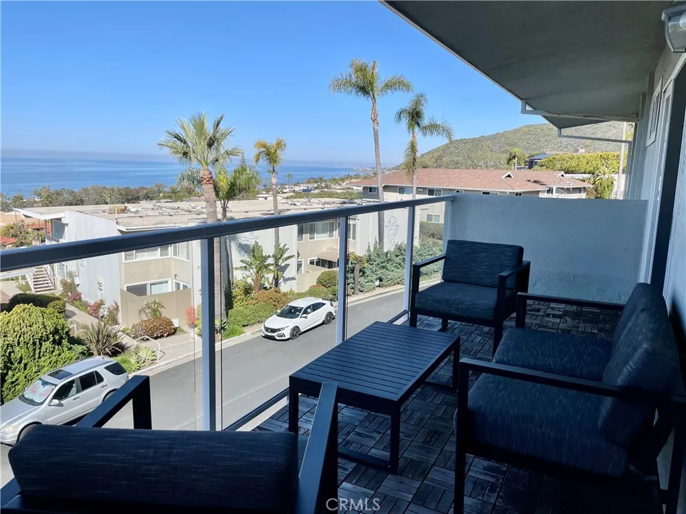 21703 Ocean Vista #303 Laguna Beach, CA 92651