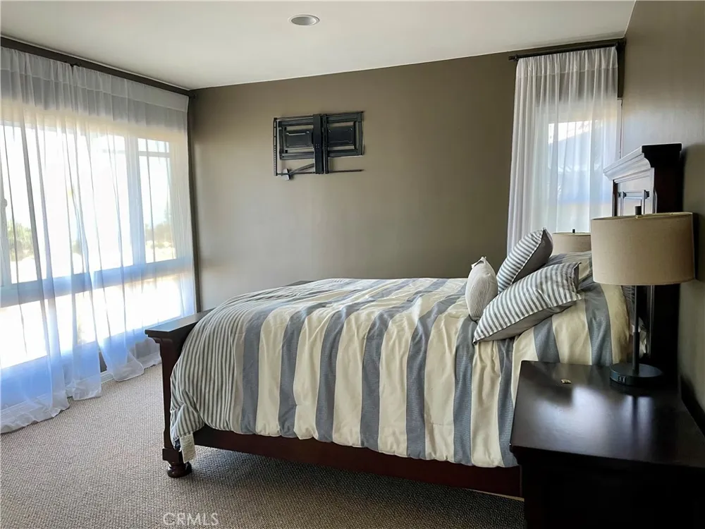 21703 Ocean Vista #303 Laguna Beach, CA 92651