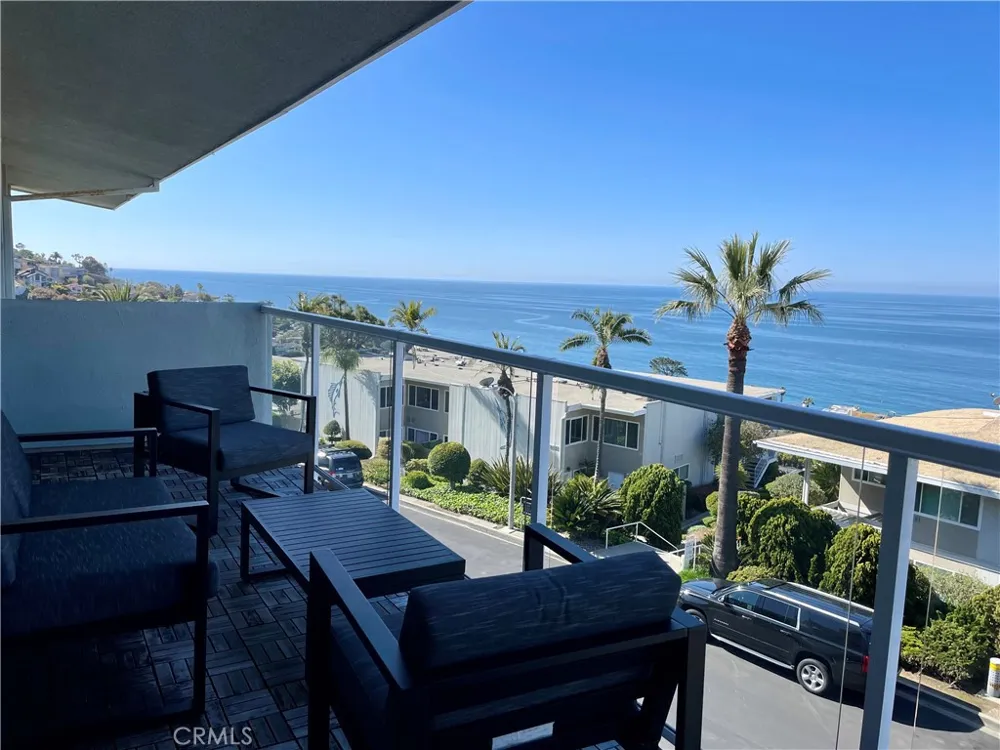 21703 Ocean Vista #303 Laguna Beach, CA 92651