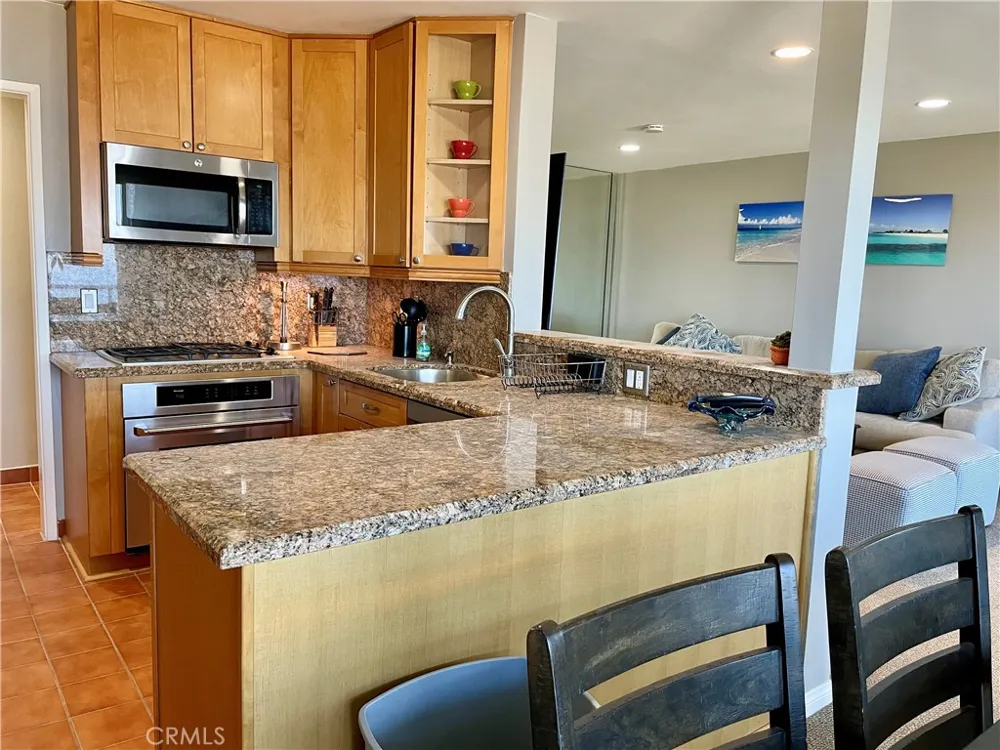 21703 Ocean Vista #303 Laguna Beach, CA 92651