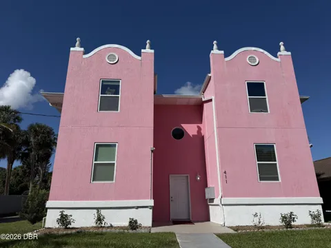 411 Wild Olive Avenue #7