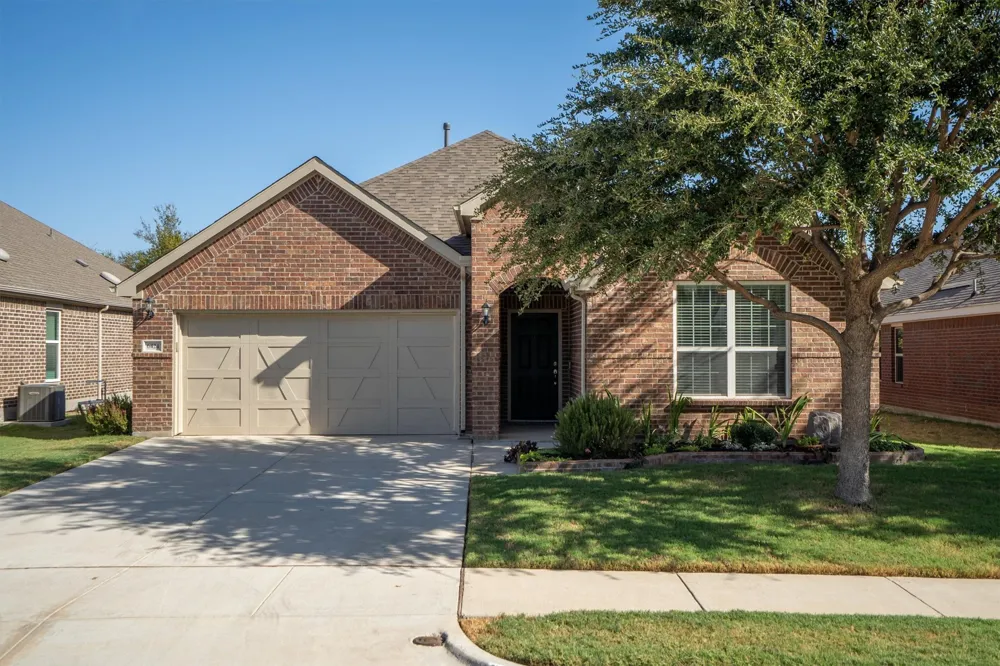 6424 Roaring Creek Denton, TX 76226