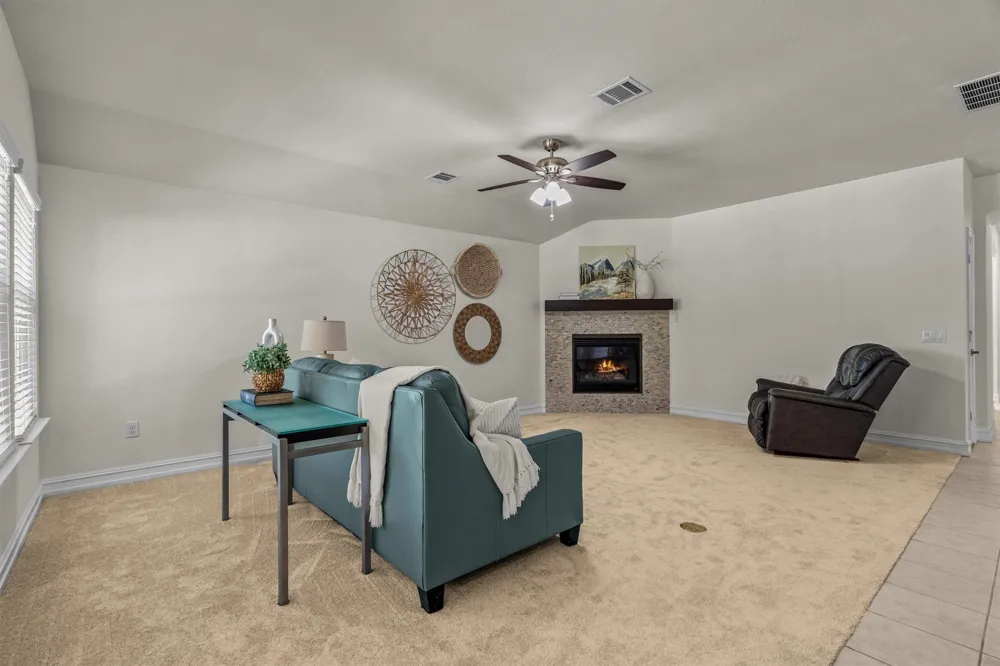 6424 Roaring Creek Denton, TX 76226
