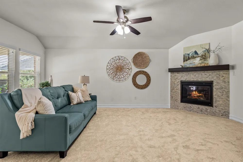 6424 Roaring Creek Denton, TX 76226