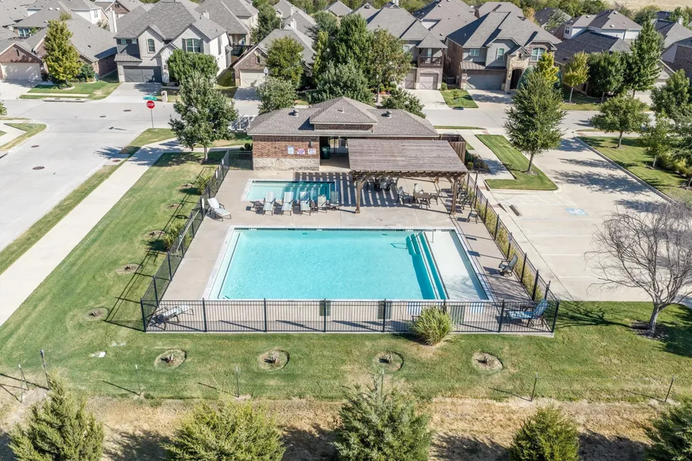 6424 Roaring Creek Denton, TX 76226