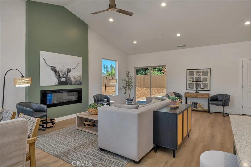 1375 Brill Paradise, CA 95969