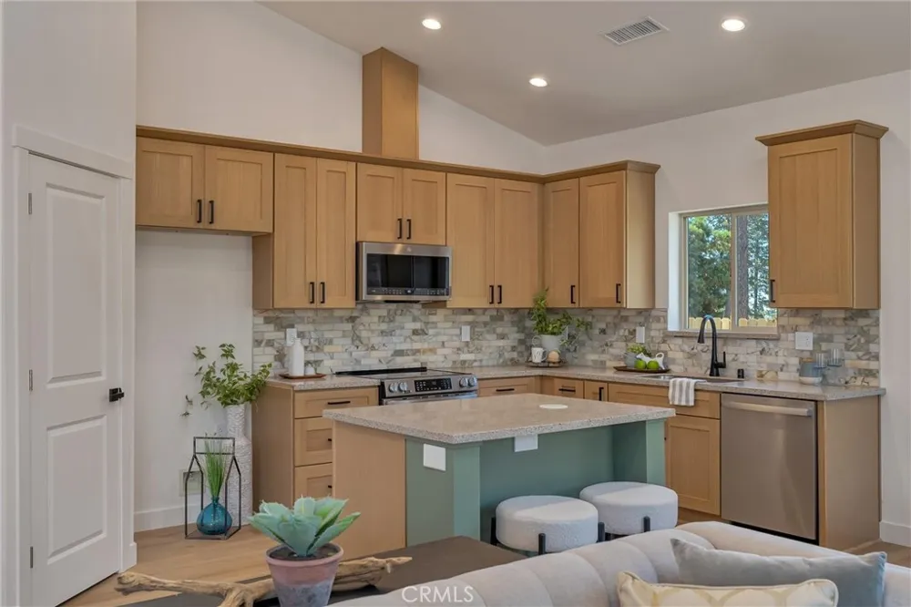 1375 Brill Paradise, CA 95969
