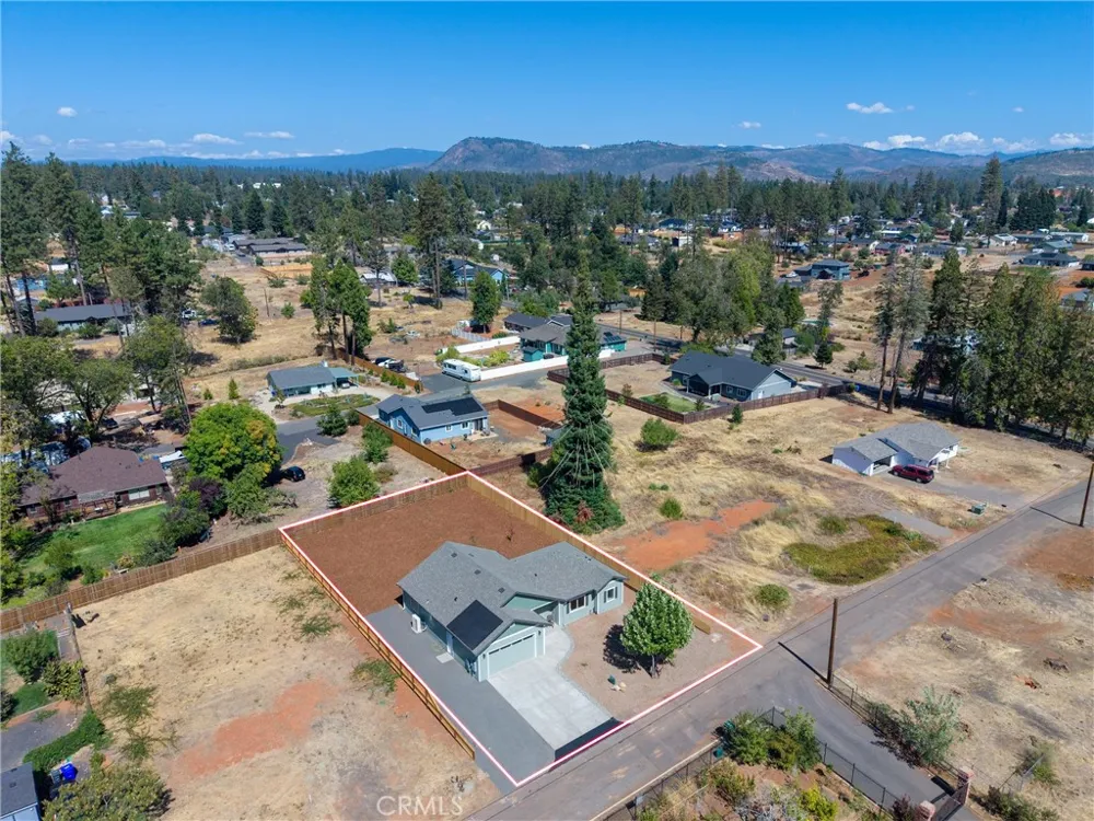 1375 Brill Paradise, CA 95969