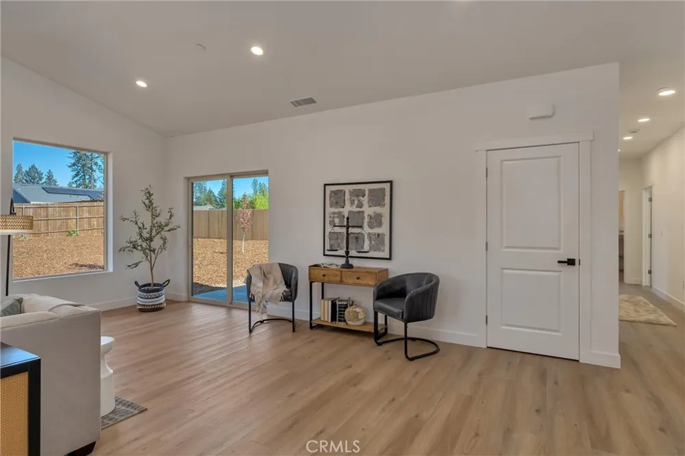 1375 Brill Paradise, CA 95969