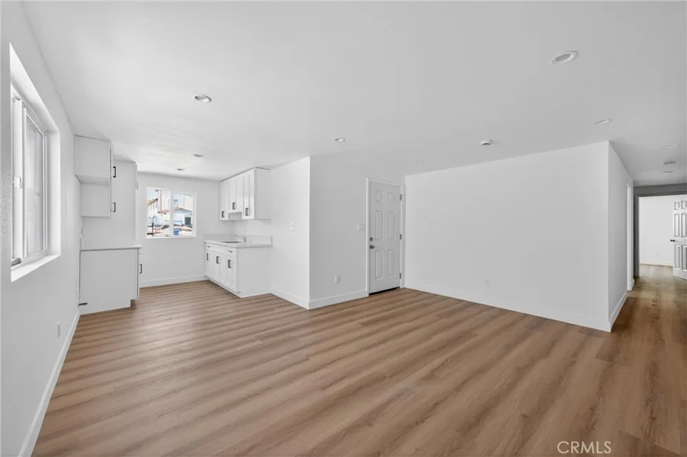 132 W 74th Street Los Angeles, CA 90003
