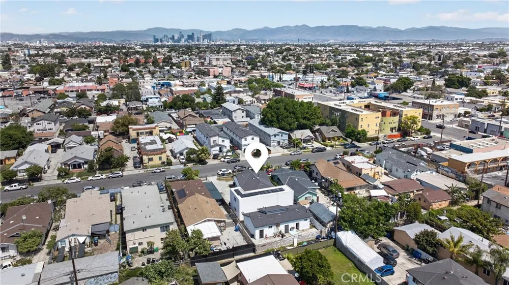132 W 74th Street Los Angeles, CA 90003