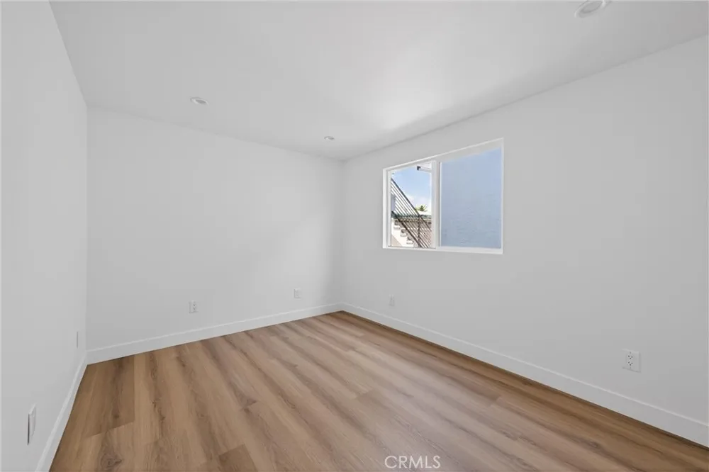 132 W 74th Street Los Angeles, CA 90003