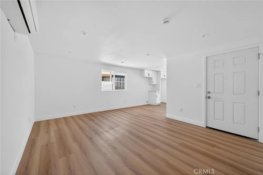 132 W 74th Street Los Angeles, CA 90003