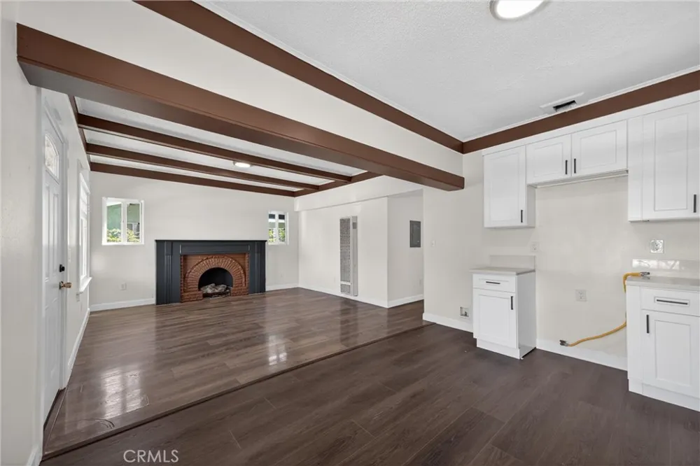 132 W 74th Street Los Angeles, CA 90003