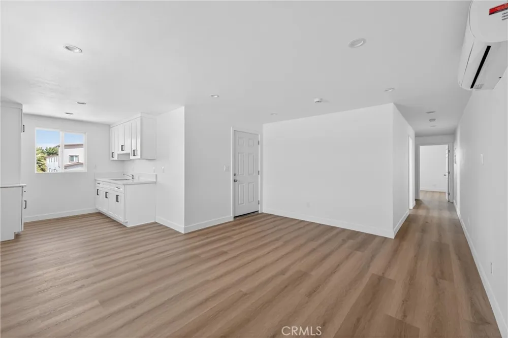 132 W 74th Street Los Angeles, CA 90003