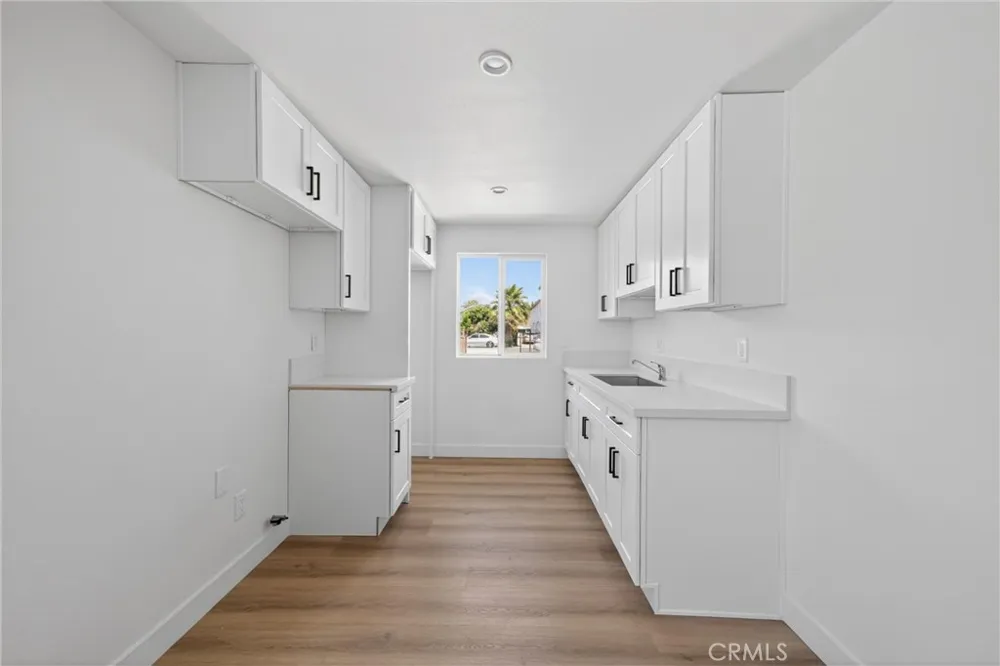 132 W 74th Street Los Angeles, CA 90003