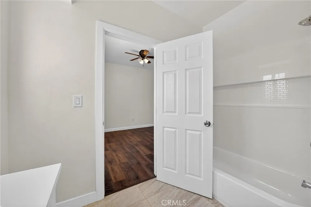 132 W 74th Street Los Angeles, CA 90003