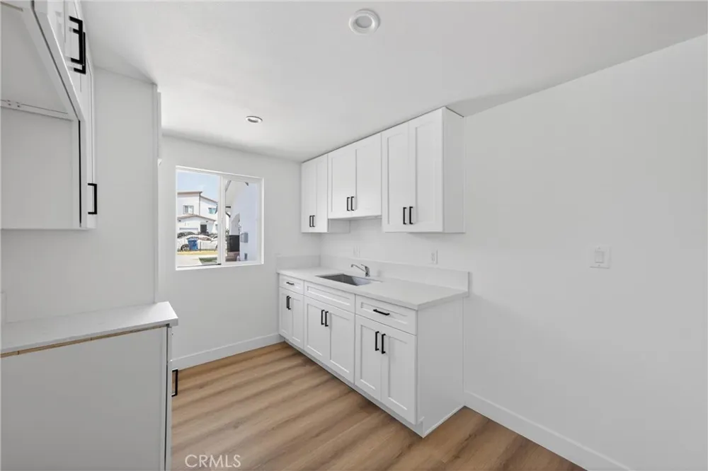 132 W 74th Street Los Angeles, CA 90003