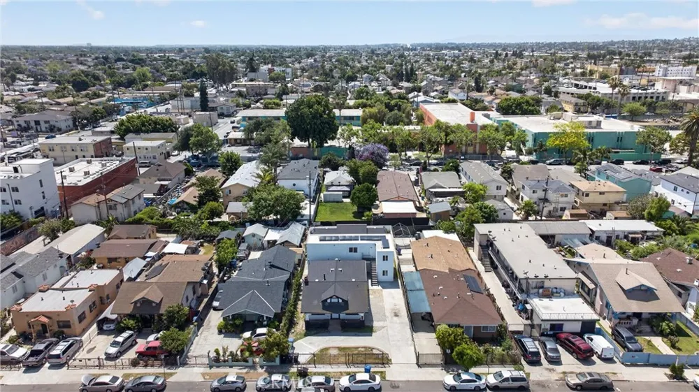 132 W 74th Street Los Angeles, CA 90003