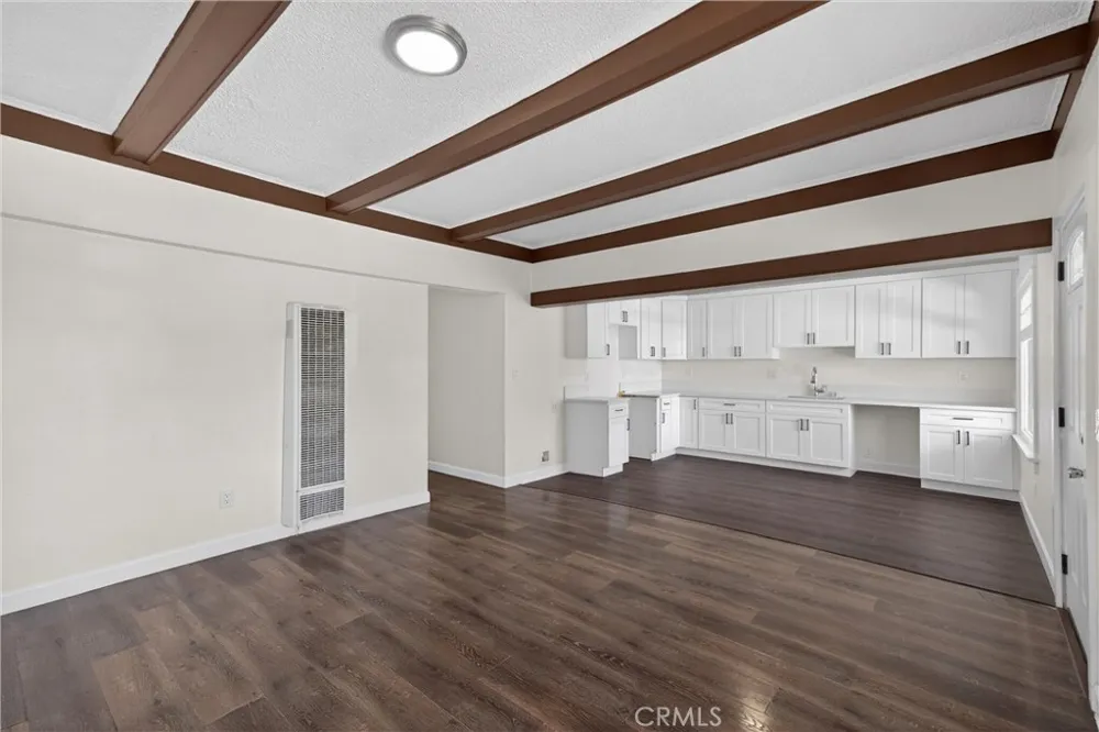 132 W 74th Street Los Angeles, CA 90003