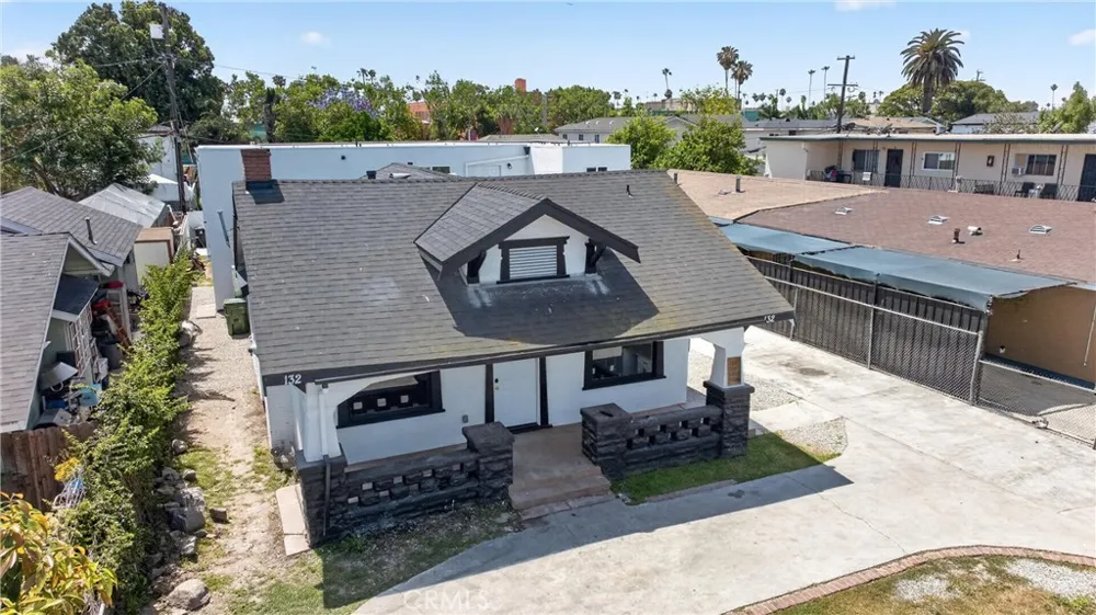 132 W 74th Street Los Angeles, CA 90003