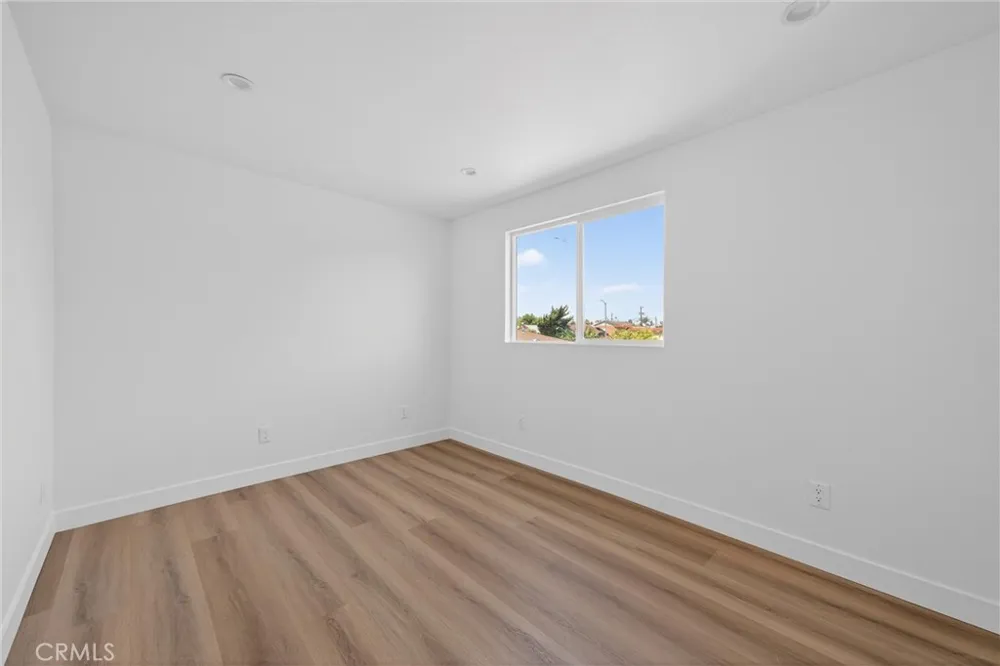 132 W 74th Street Los Angeles, CA 90003