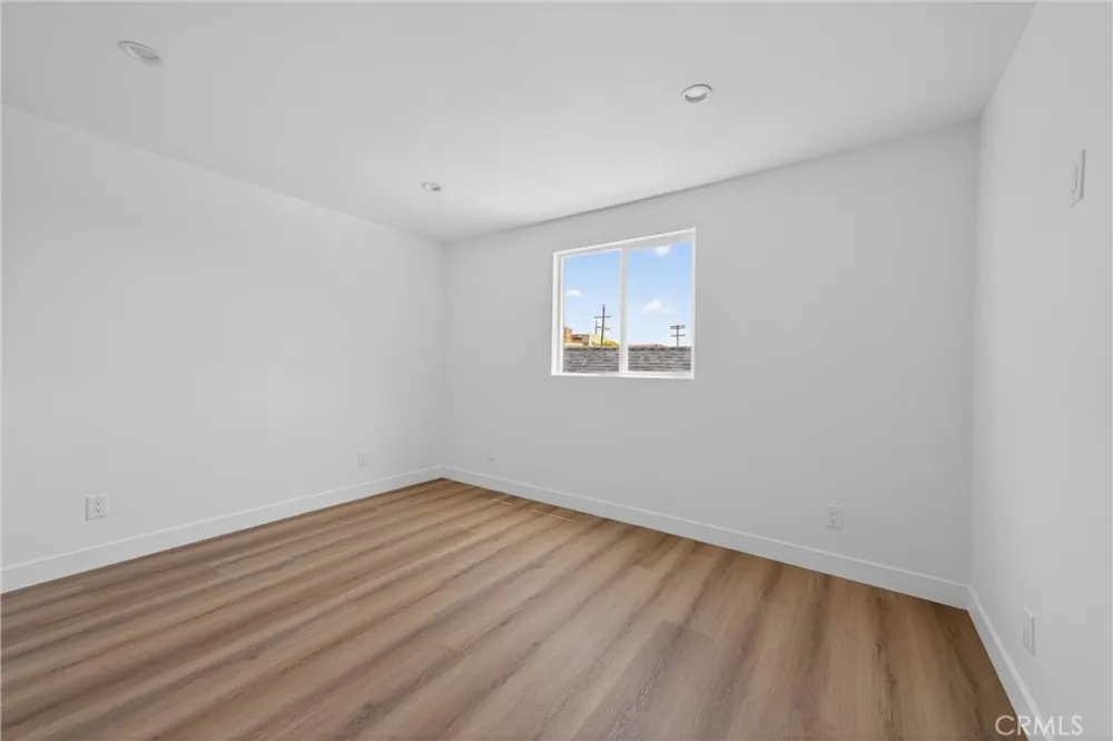 132 W 74th Street Los Angeles, CA 90003