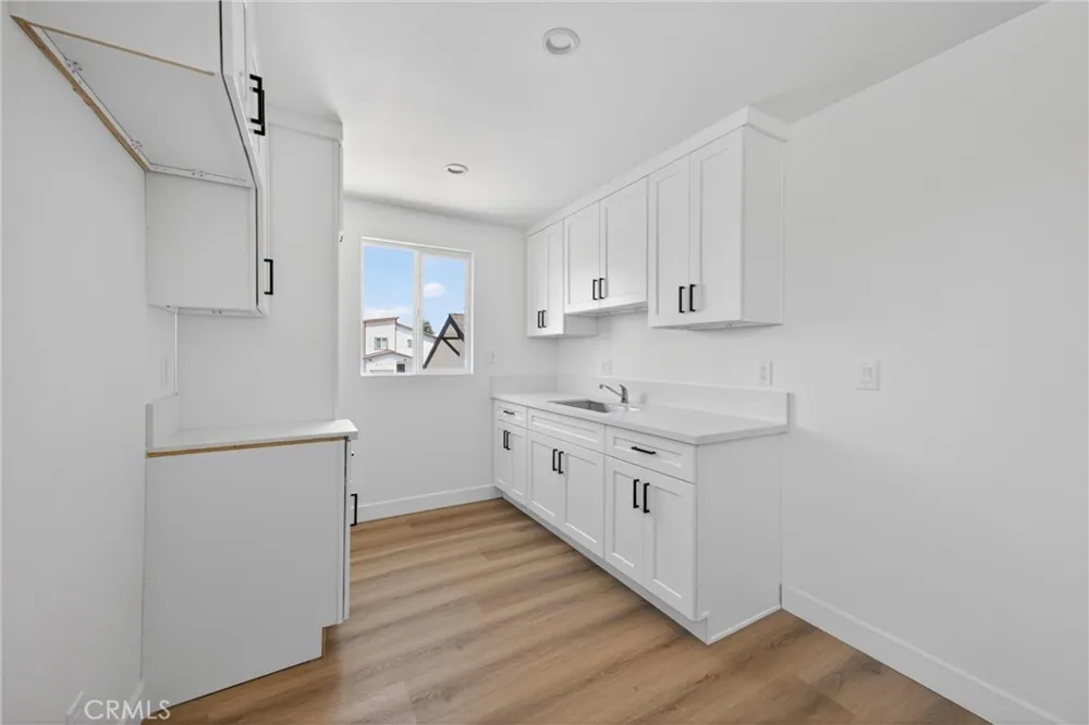 132 W 74th Street Los Angeles, CA 90003