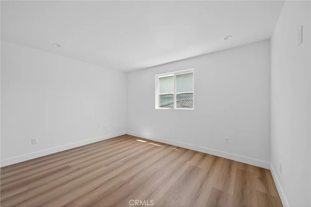 132 W 74th Street Los Angeles, CA 90003