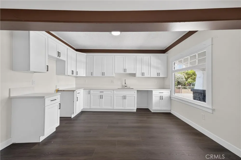 132 W 74th Street Los Angeles, CA 90003
