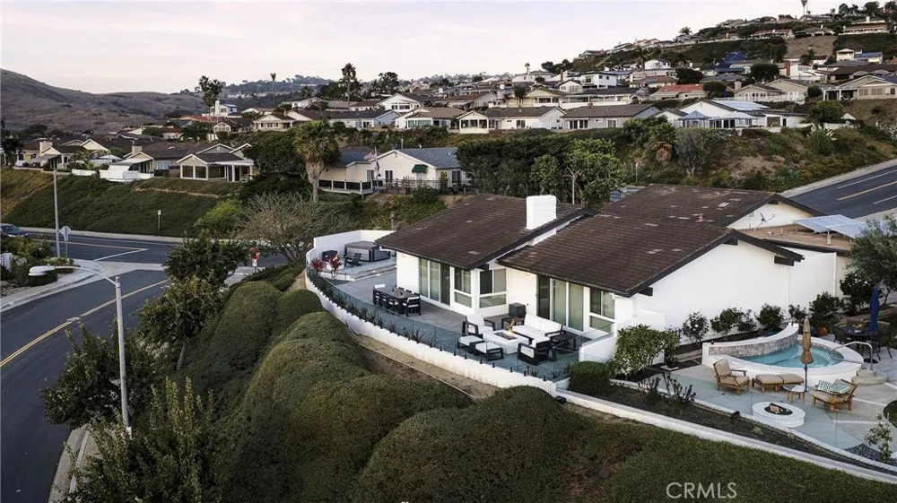 323 Calle Empalme San Clemente, CA 92672