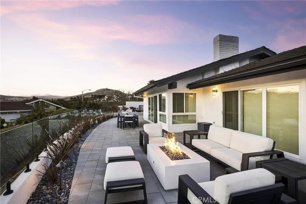 323 Calle Empalme San Clemente, CA 92672