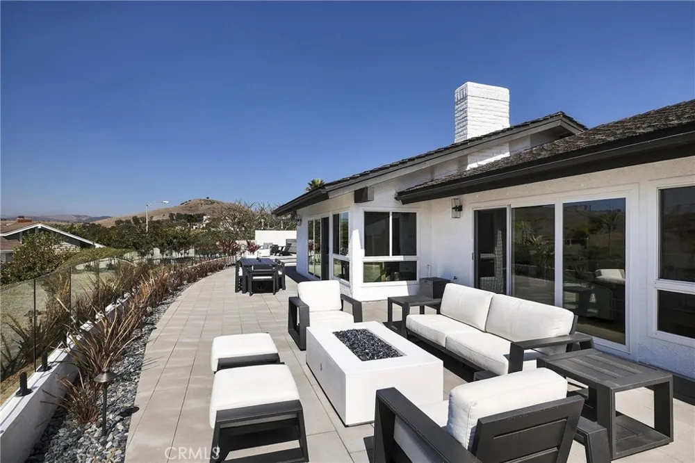 323 Calle Empalme San Clemente, CA 92672