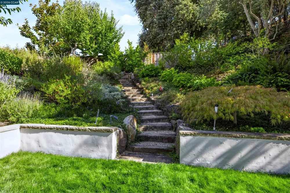 3237 Driftwood Dr Lafayette, CA 94549