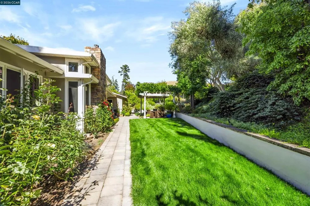 3237 Driftwood Dr Lafayette, CA 94549