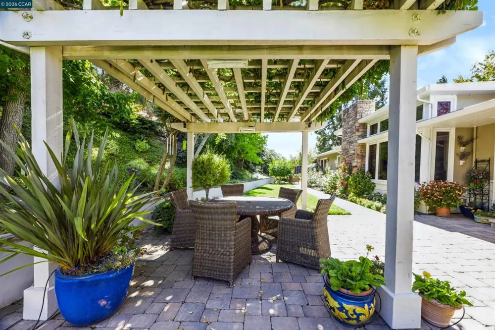 3237 Driftwood Dr Lafayette, CA 94549