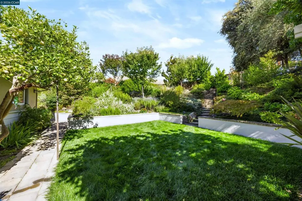 3237 Driftwood Dr Lafayette, CA 94549