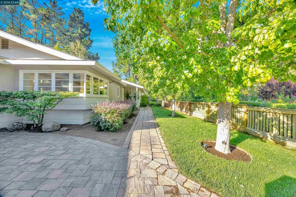 3237 Driftwood Dr Lafayette, CA 94549