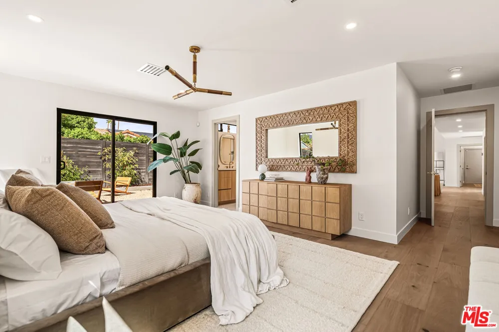 2942 E Orella Circle Palm Springs, CA 92264