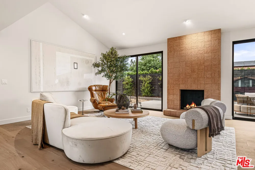 2942 E Orella Circle Palm Springs, CA 92264