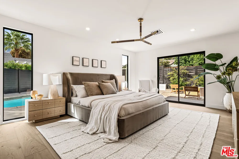 2942 E Orella Circle Palm Springs, CA 92264