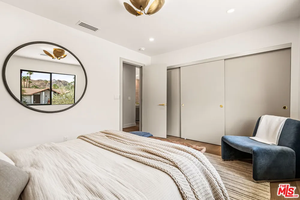 2942 E Orella Circle Palm Springs, CA 92264