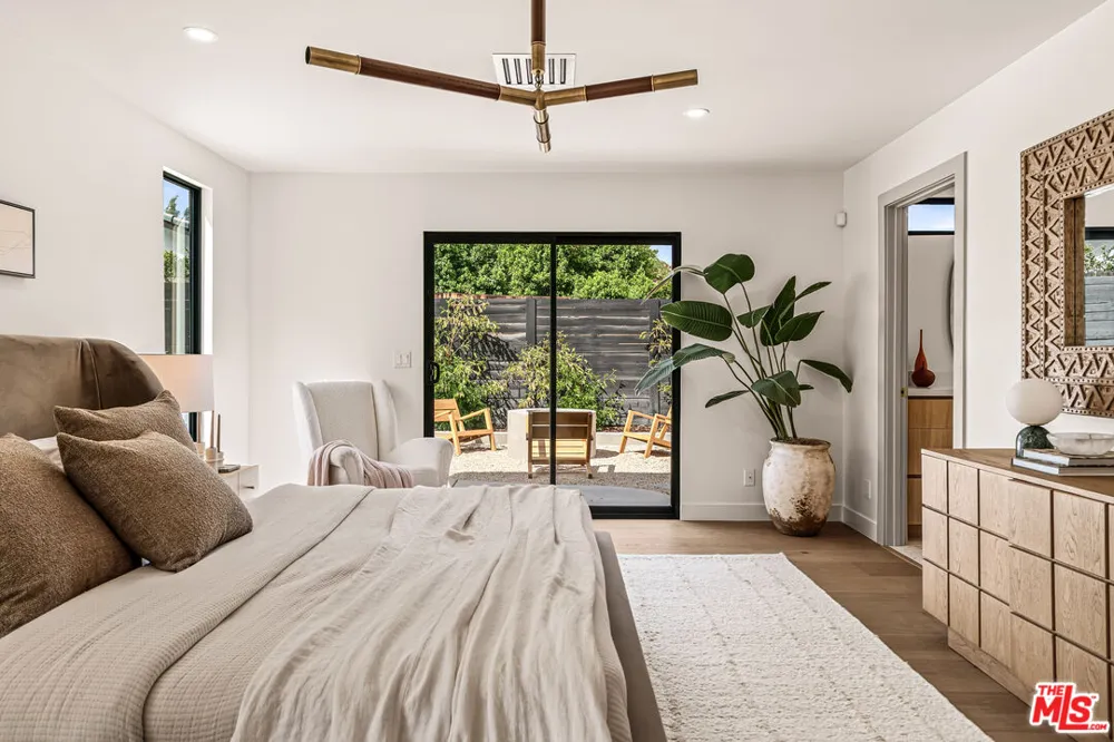 2942 E Orella Circle Palm Springs, CA 92264