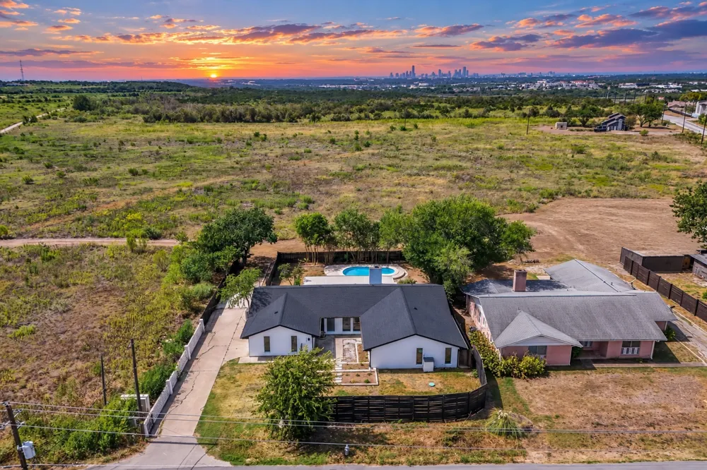 6209 Daffan Lane Austin, TX 78724