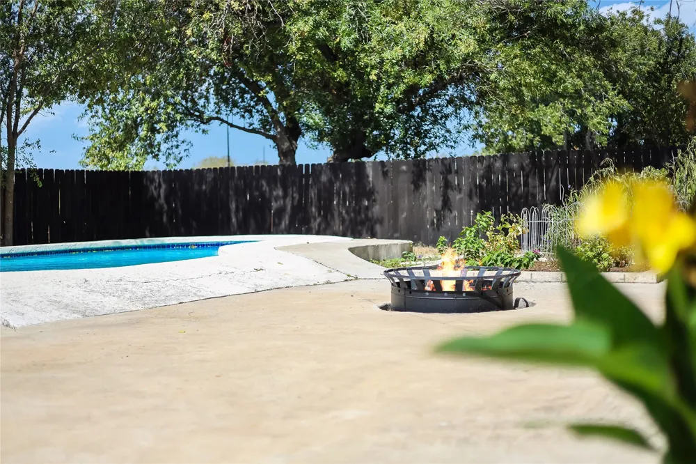 6209 Daffan Lane Austin, TX 78724
